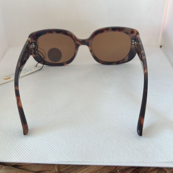 C&C California Tortoise Shell Sunglasses - Picture 5 of 7